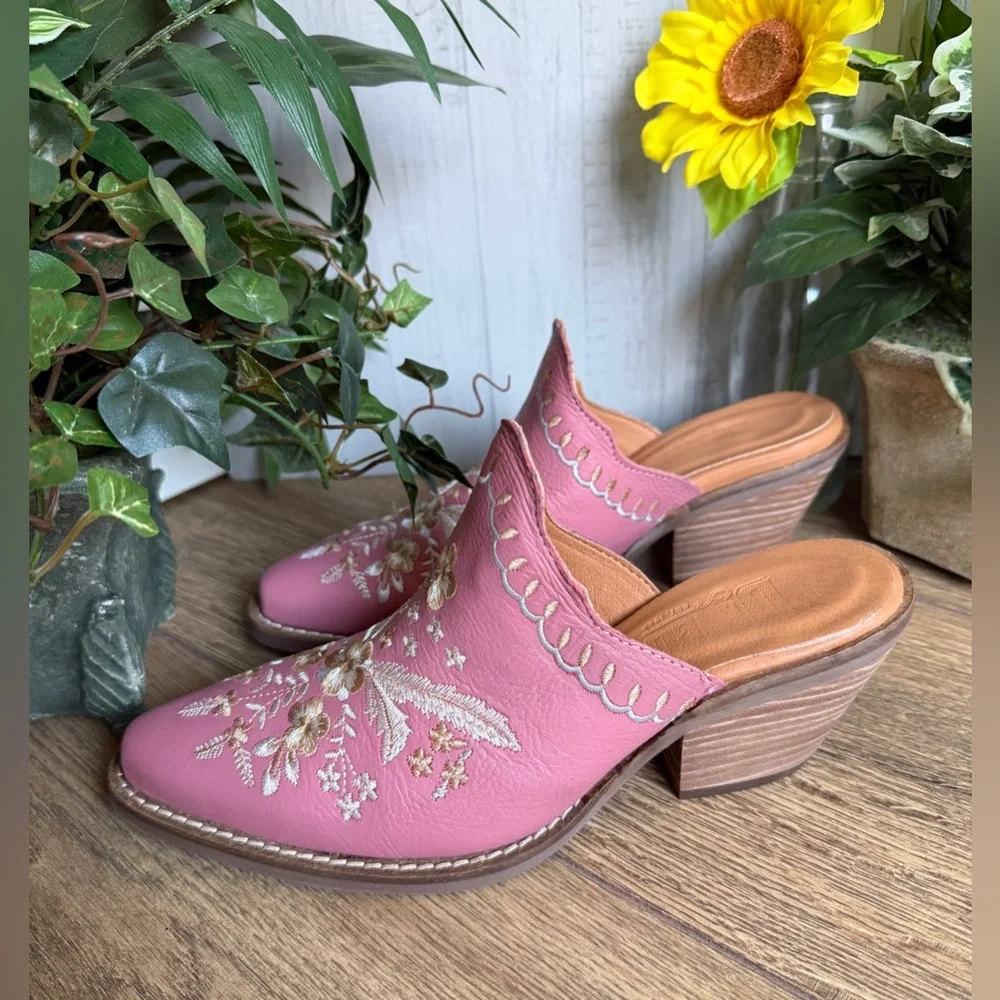 Dingo Women's Pink Leather Wildflower Embroidered Snip Toe Mule Size 7.5 - NWT - Picture 10 of 10